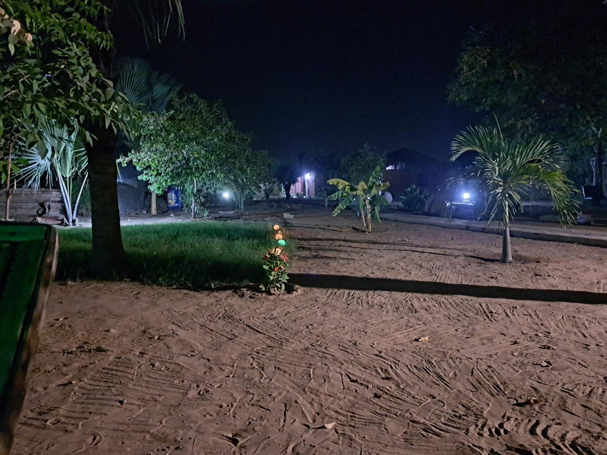 La Fandenoise Panzió Thiès Kültér fotó
